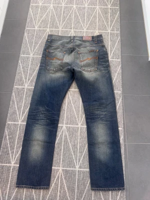 Nudie jeans hank rey vintage rare - Rare nudie jeans modellen hank rey 33/32. Mått fixas privat och om du har funderingar skriv. Riktigt fina med fina fades och passform 