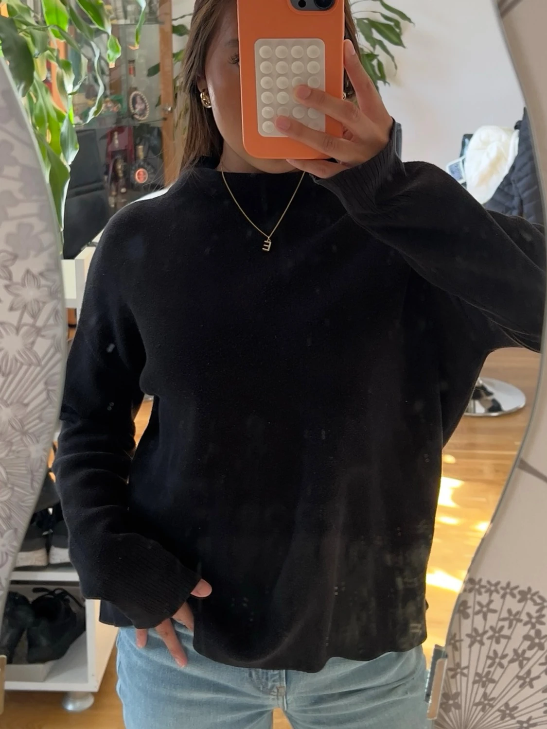 Svart stickad tröja med rund hals - 4