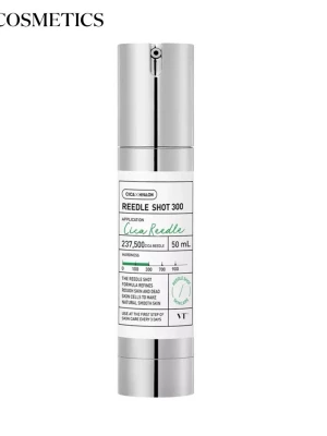VT Cosmetics Reedle Shot 300 - En modern hudvårdsprodukt från VT Cosmetics i en silverfärgad, cylindrisk pumpflaska. Innehåller 50 ml och är märkt med Cica och Hyalon. Har använt 1 gång men passade inte mig. Köpt i sydkorea