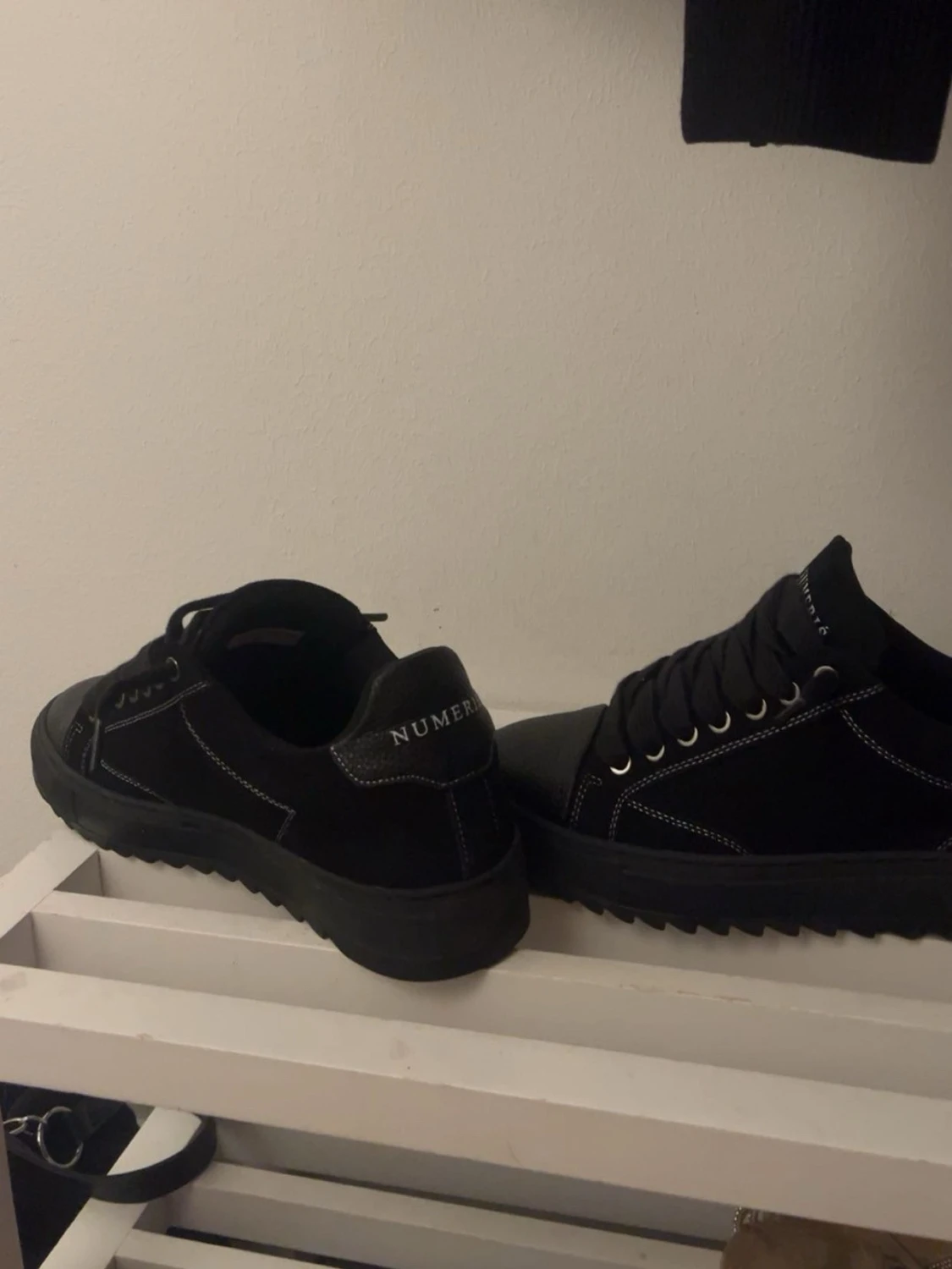 Svarta sneakers från Numeris - 1
