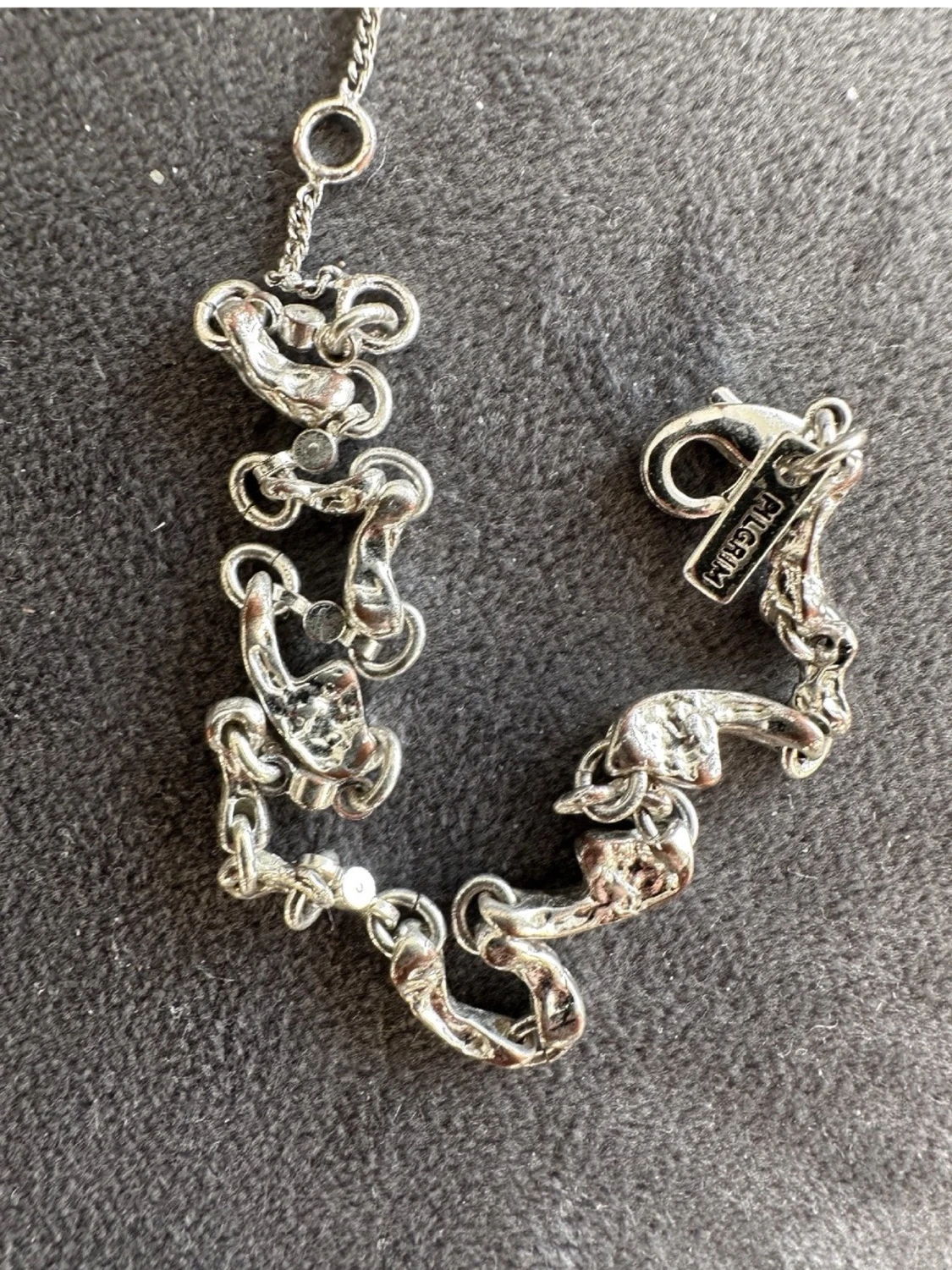 Silverfärgat armband med unik kedjedesign - 94