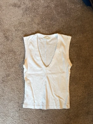 Zara topp - Så fin topp från Zara 🤍 Använd en gång! Skriv vid intresse eller frågor ⭐️