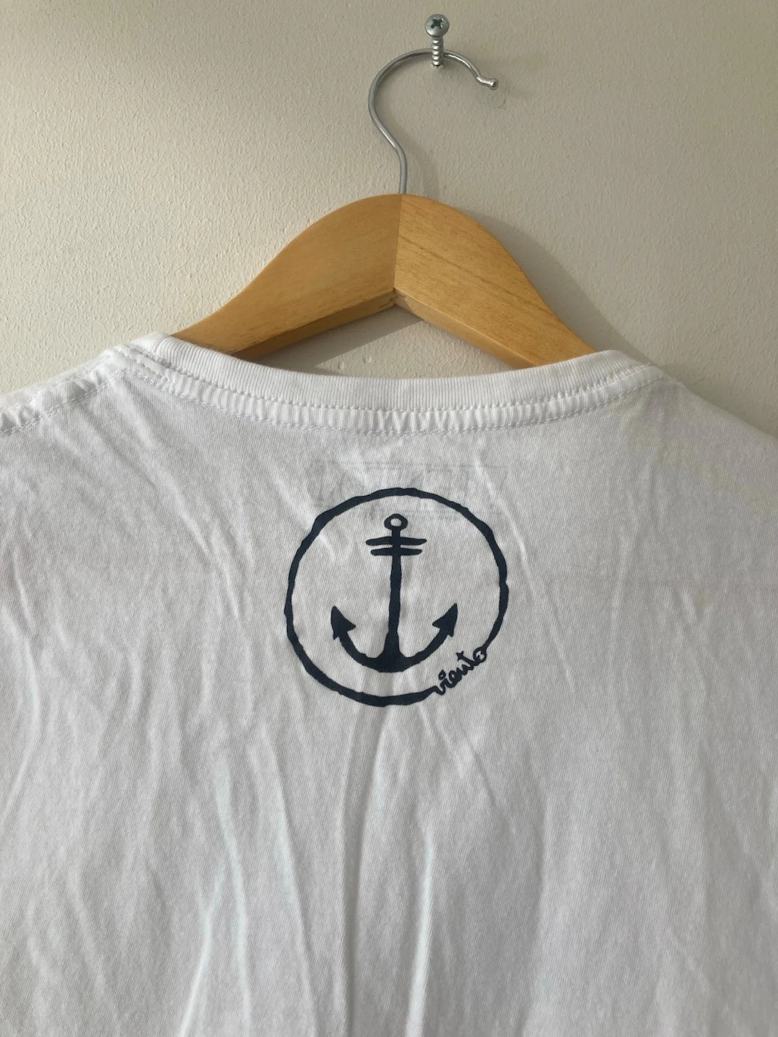 Vit t-shirt med ankare från Relaxo 🤍 - 4