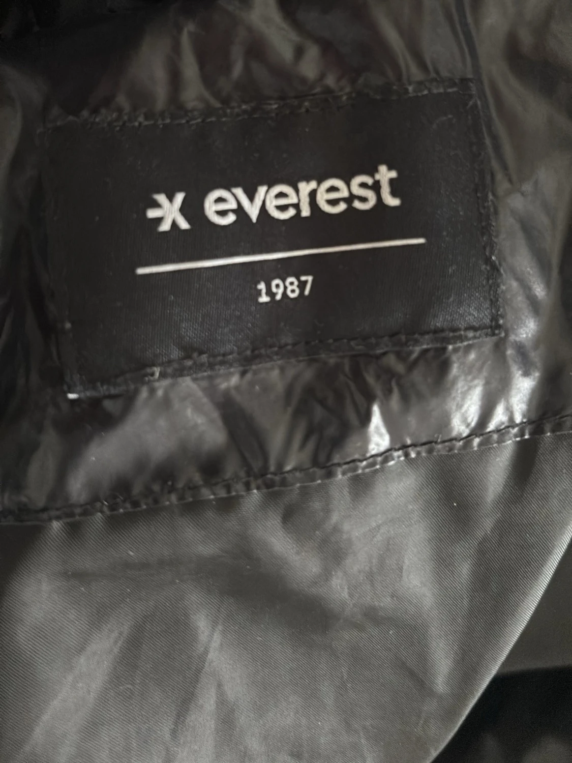 Svart pufferjacka från Everest - 4