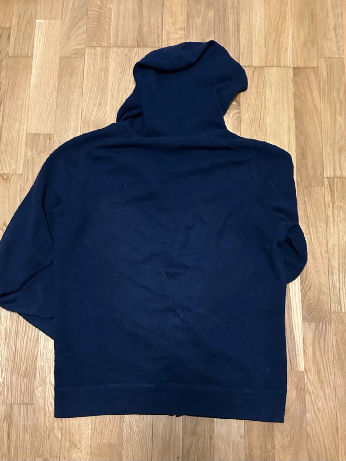 Mörkblå cashmire hoodie - 1