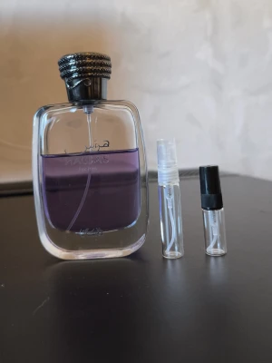 Rasasi hawas sample 3ml eller 5ml - Säljer 3 och 5ml samples, hör av er om ni vill köpa mer eller mindre samples eller om ni hittar någon som säljer billigare på plick.        3ml kostar 35kr.           5 ml kostar 45kr