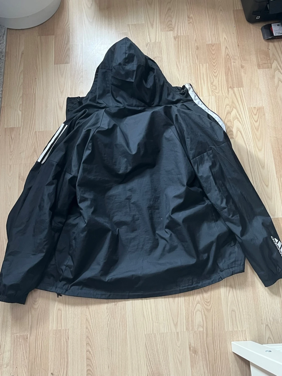 Svart vindjacka från Adidas - 1