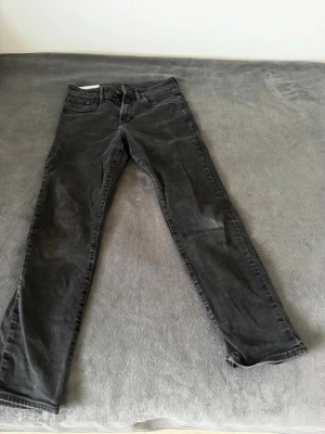 Svarta jeans  - Bra skick