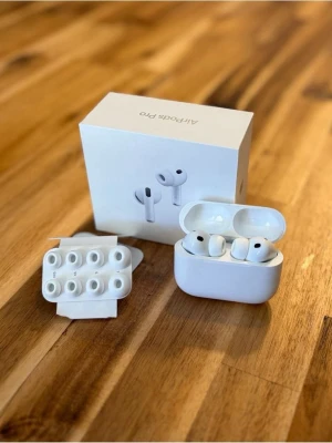 AirPods Pro 3 - Helt nya AirPods Pro 3, fick det i Studentpresent fast hade ett par redan! 