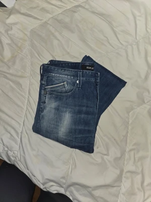 Blå Replay jeans  - W32 L32 