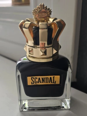 Jpg Scandal parfum  - Jean Paul Gaultier scandal le parfum, ungefär halva kvar. Maskulin vinter doft som passar alla.