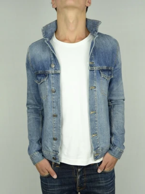 J.lindeberg jeansjacka  - J.LINDEBERG Storlek : XS Passform : Normal Användning : Jackan är i ett fint skick utan defekter Nypris : Cirka 3000SEK Modellen på bilden : 182CM och väger 73KG
