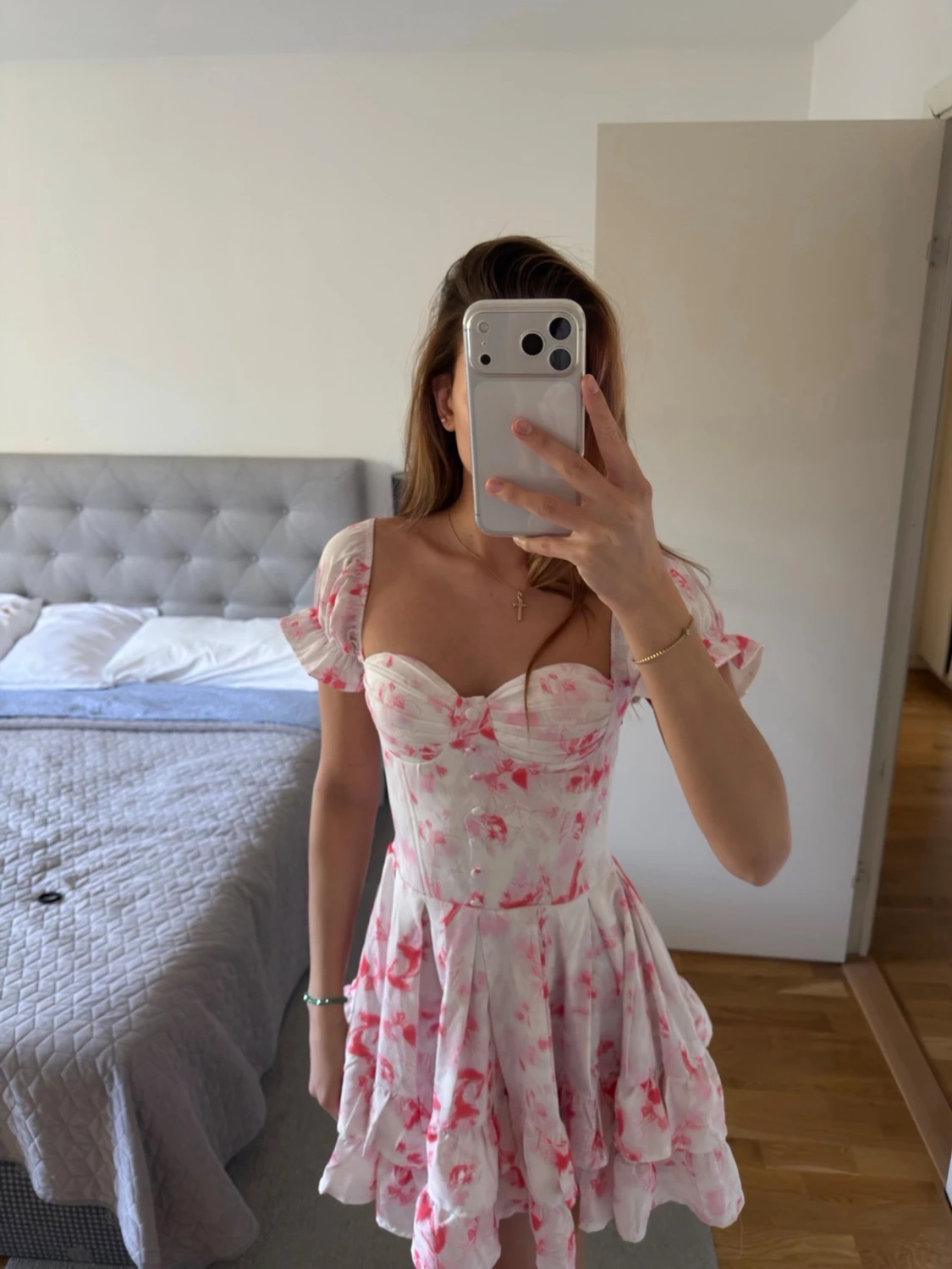 Blommig klänning - 1