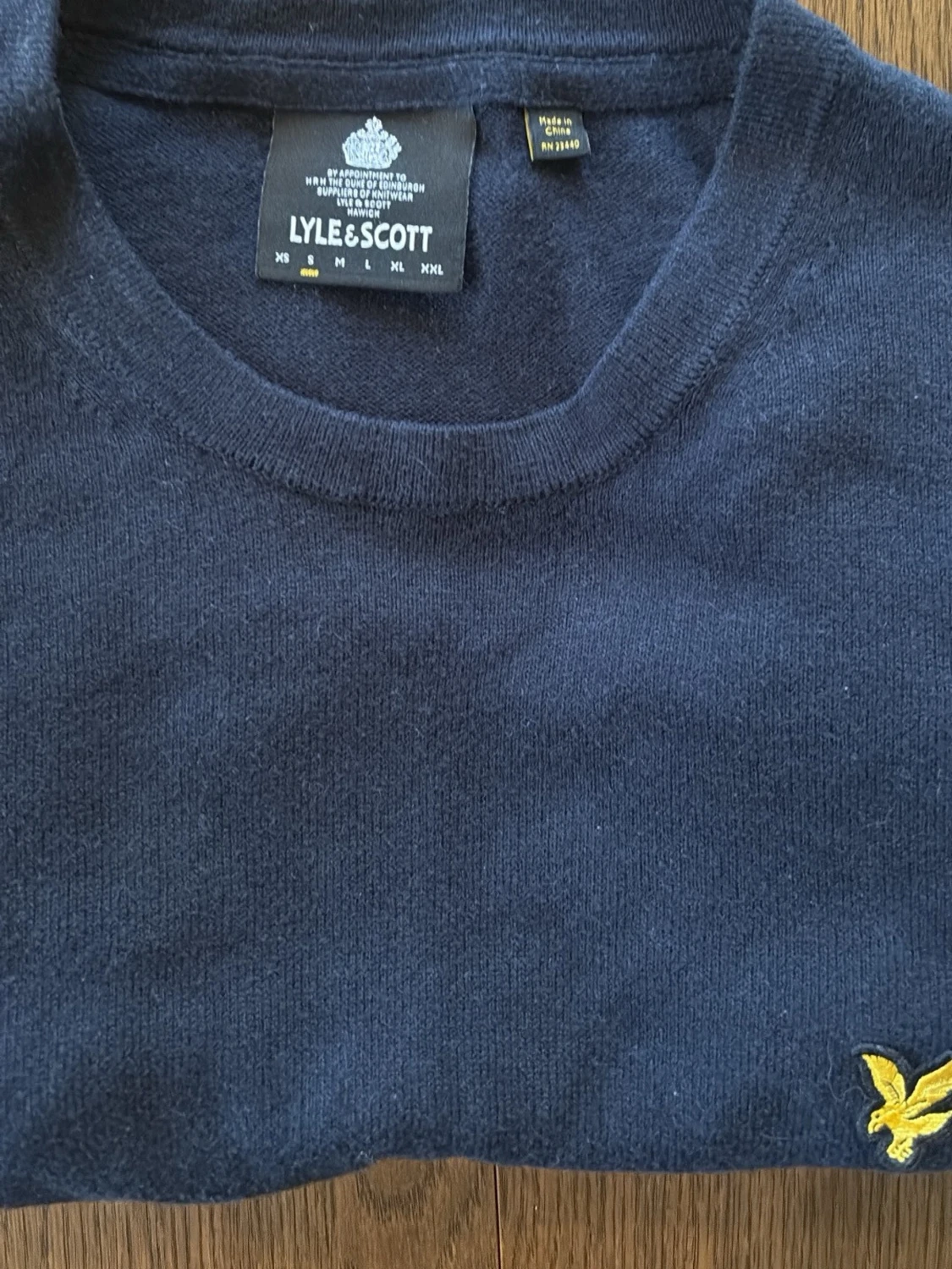 Mörkblå stickad tröja Lyle & Scott - 1