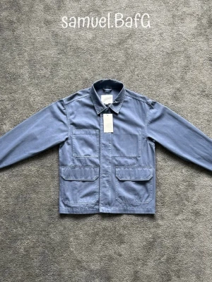 Zara Overshirt Jacka - Snygg Blå Zara Overshirt Jacka från deras denim kollektion helt ny med prislapp. Storlek 