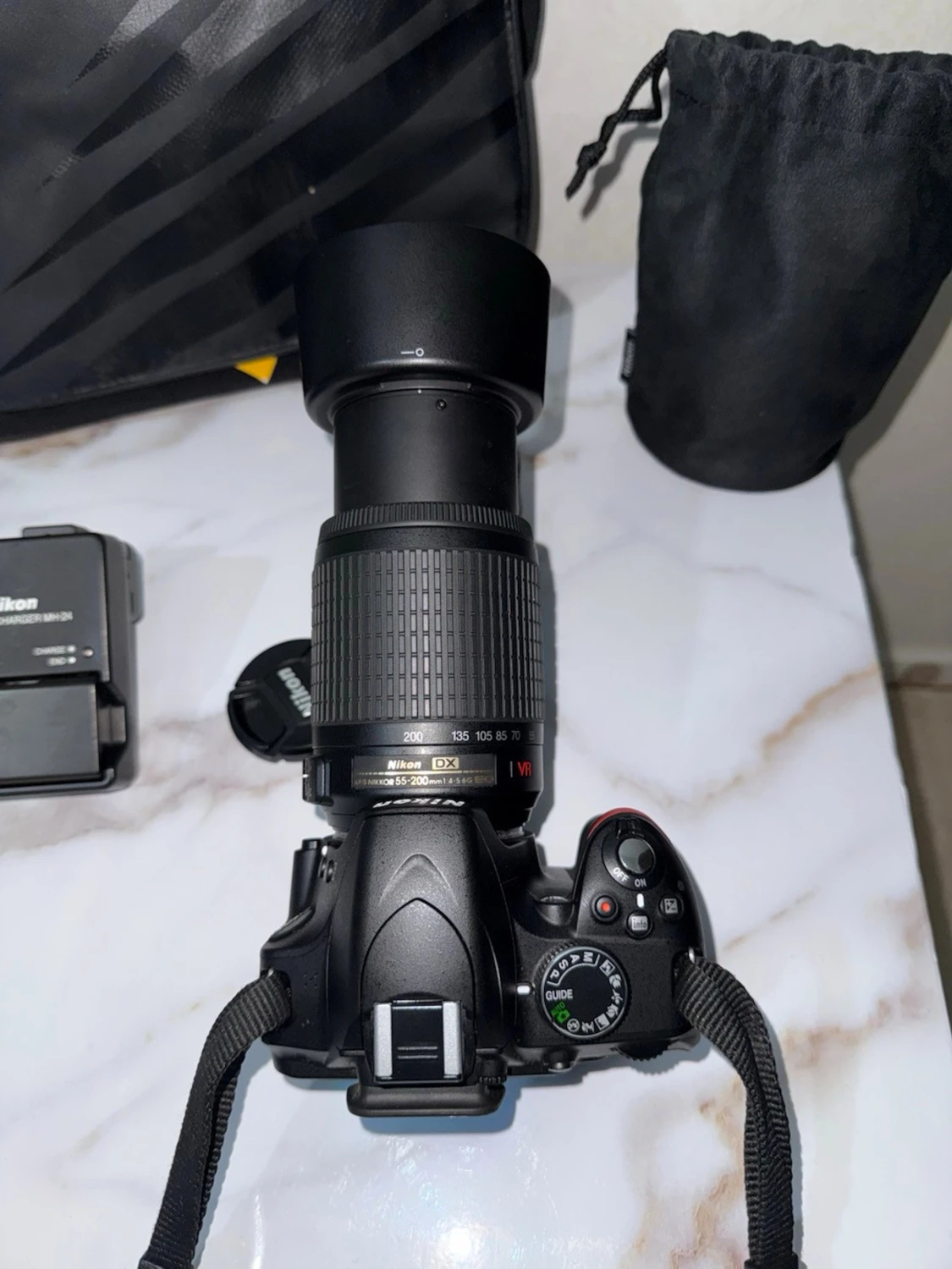 Nikon systemkamera med två objektiv - 1
