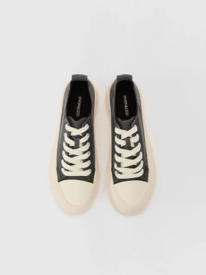 Even&odd sneakers  - Väldigt snygga skor från even&odd i jenasmaterial med vit sula. Helt oanvända och slutsålda i alla storlekar! Säljer då jag köpte fel storlek och hann inte lämna tillbaka