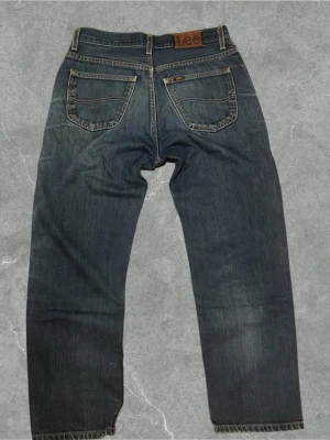 Vintege Lee jeans 👖  - Sjukt snygga Lee jeans 👖   W32/33 L30 passar längre📏  Skickas endast med PostNord📦 Svarar snabbt för frågor osv📞 