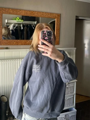 Sweatshirt💕 - Fin blå sweatshirt. Använd några gånger men hittar inga skavanker.🤗🐾