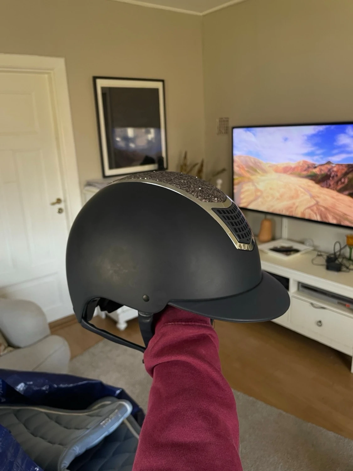 Mörkblå ridhjälm med glitterdetalj - 2