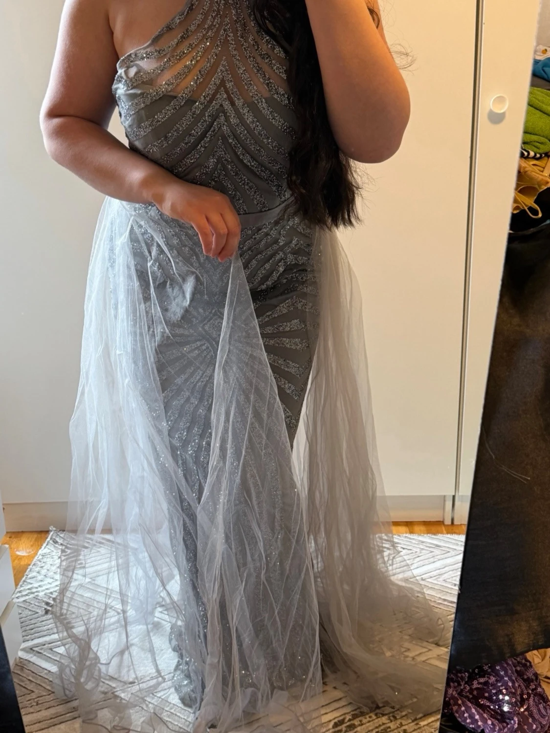 Glittrig silver exklusiv långklänning - 2