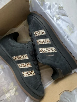 Adidas Campus  - Slutsålda på hemsidan! Nypris 1045 kr. 