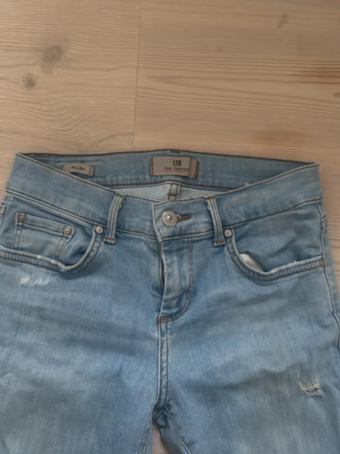 Ljusblå bootcut jeans från LTB - 1