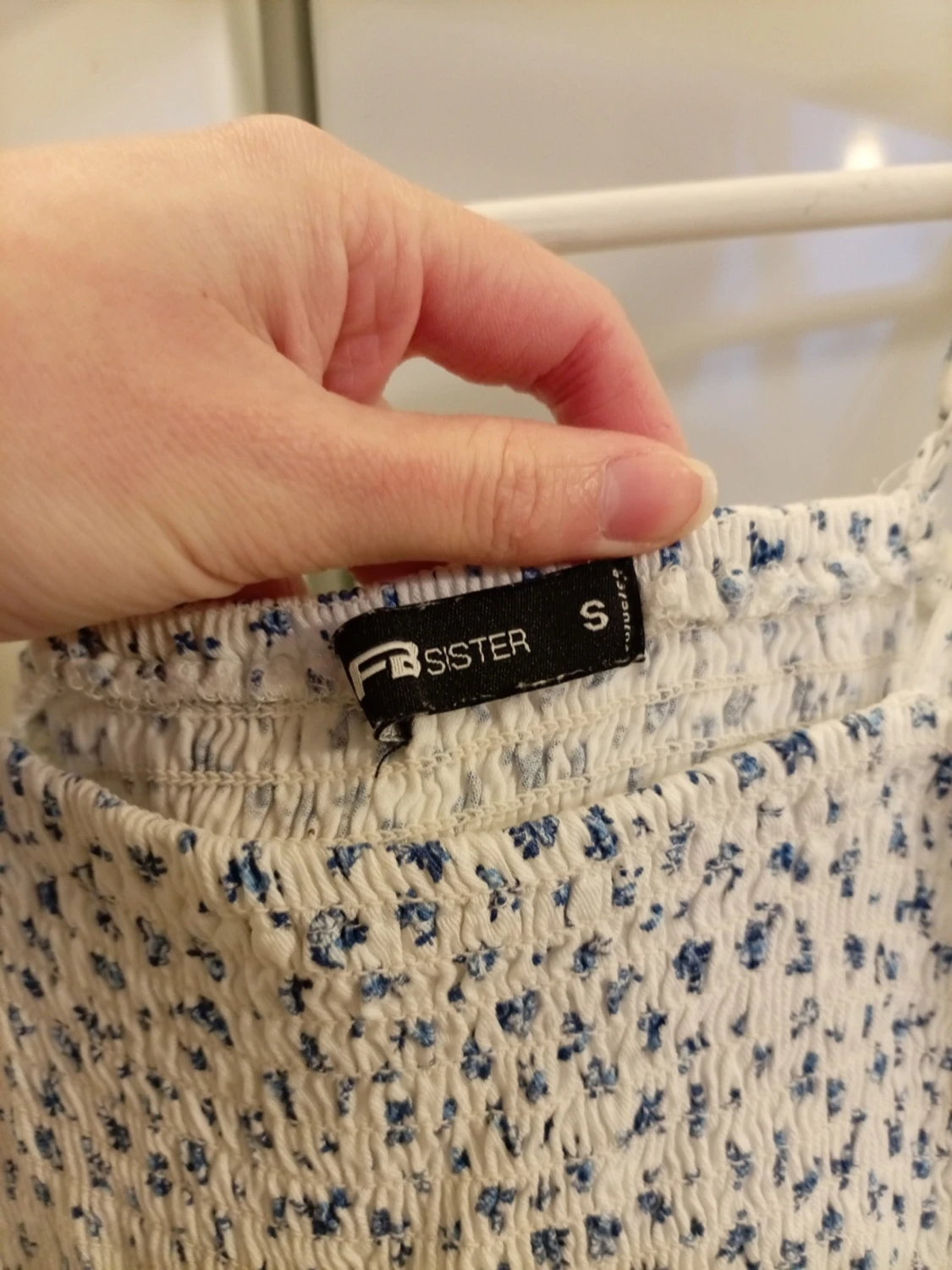 Vit blommig klänning  - 3