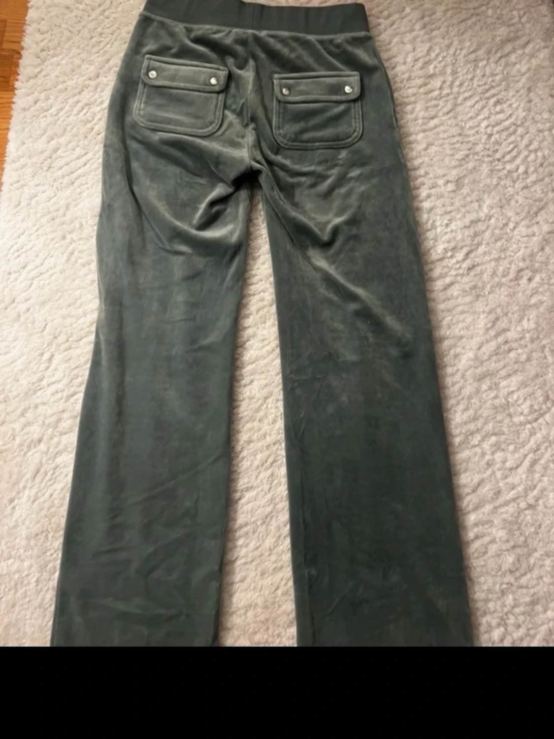 Grå velourbyxor från Juicy Couture - 2