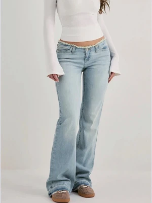 Now waist low waist jeans - Säljer dessa superfina Nelly jeansen då dom inte används! Inget fel på dom MEN längden är justerad för att passa min längd 157cm‼️