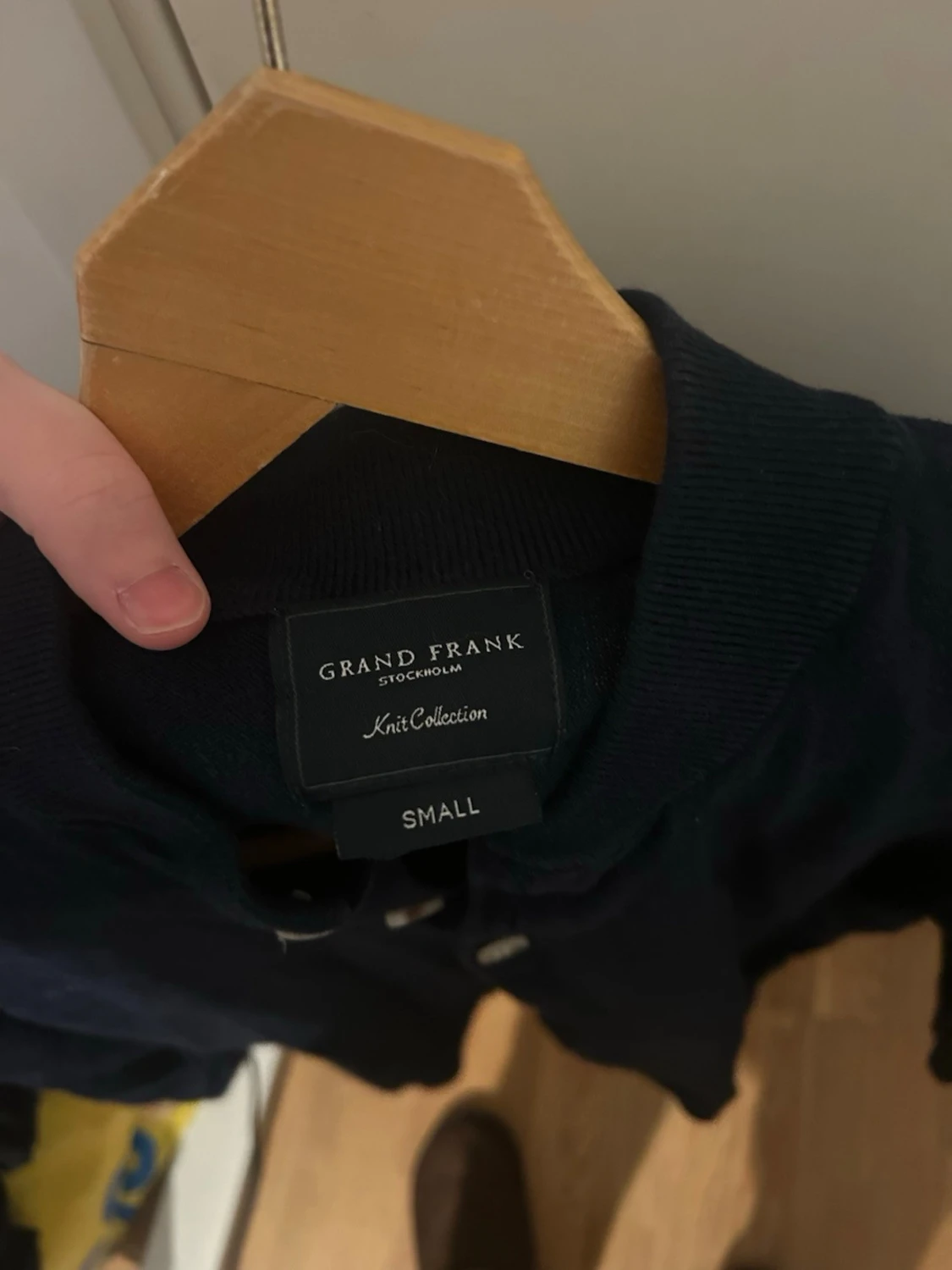  Mörkblå tröja med knappar från Grand Frank  - 2