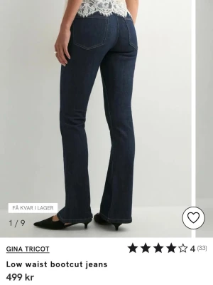 Jeans från Gina tricot/Nelly - Köpte dessa SJUKT snygga jeans från Nelly, men märket Gina tricot. Älskar dem verkligen och ska definitivt köpa dem igen, dock en storlek större för de passade inte mina höft. Dem är använda men bara ett fåtal gånger (jag försökte övertyga mig själv att de inte var så tajta vid min midja 😭) 