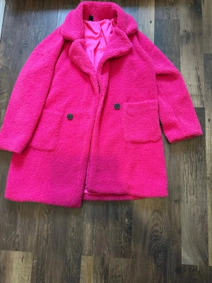 Teddy-kappa - Varm och mjuk. Inga defekter!  Aldrig använd.                                   Köparen står för frakten!                                         