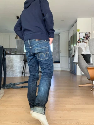 Edwin selvedge jeans  - Tjenare, säljer nu mina extremt snygga Edwin selvedge jeans till en bra peng. Efter min erfarenhet så är dem i storlek 30:32 men hör av dig för mått👍