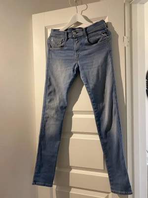 Anbass replay jeans hyperflex - W29 L29-L30 || Anbass Replay || 8/10 skick|| Pris kan diskuteras vid snabb affär || hör av dig vid minsta fundering 👍🏻