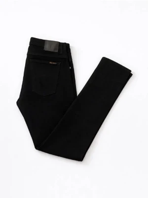 Svarta slim fit jeans från Nudie - Snygga svarta slim fit jeans från Nudie Jeans med klassisk femficksdesign och diskret logga på bakfickan. Jeansen har en stilren look och är tillverkade i mjukt denimtyg med stretch för extra komfort.