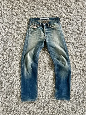 Diesel jeans - Säljer mina gamla diesel jeans | Straight fit | Storlek W29 & L32 | Har inga större defekter än hälen (sista bilden) | Pris - 399 | pris går att diskutera | Ställ gärna frågor | 🙌🙌🙌