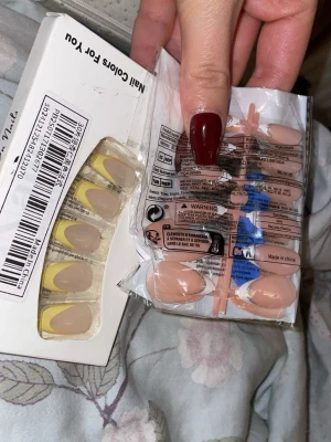 Fina naglar  - Fina naglar 💅 Till dig som vill sticka ut lite mer till din vardag:) olika färger och designer. Helt nya