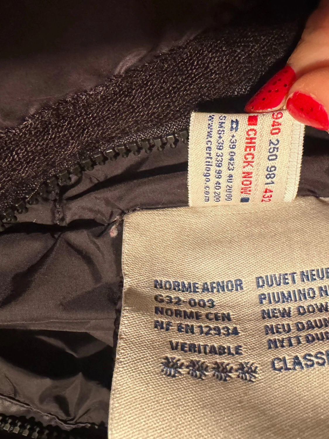 Svart lång dunjacka med fuskpäls - 6