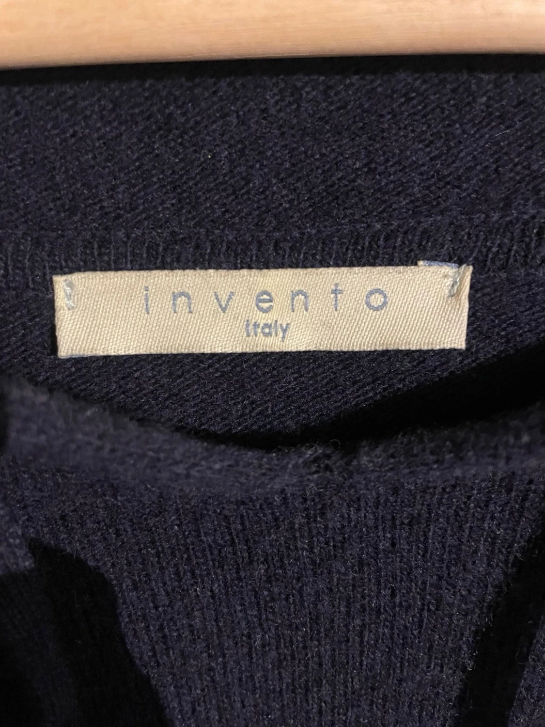 Mörkblå hoodie från Invento Italy - 1