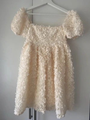 Studentklänning Fashion Nova - Mini klänning perfekt till student eller liknande!!