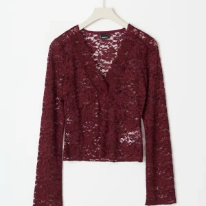 gina spetströja - säljer min jättefina slutsålda spetströja från Gina. 