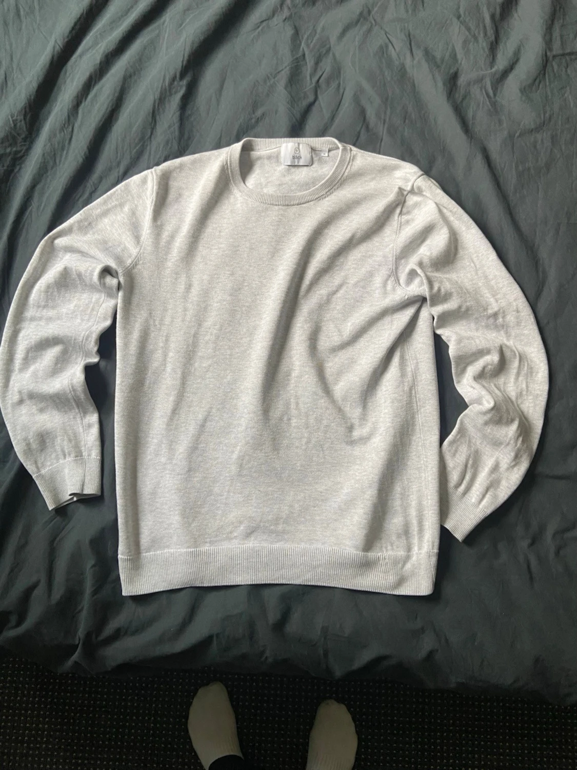 Ljusgrå basic tröja