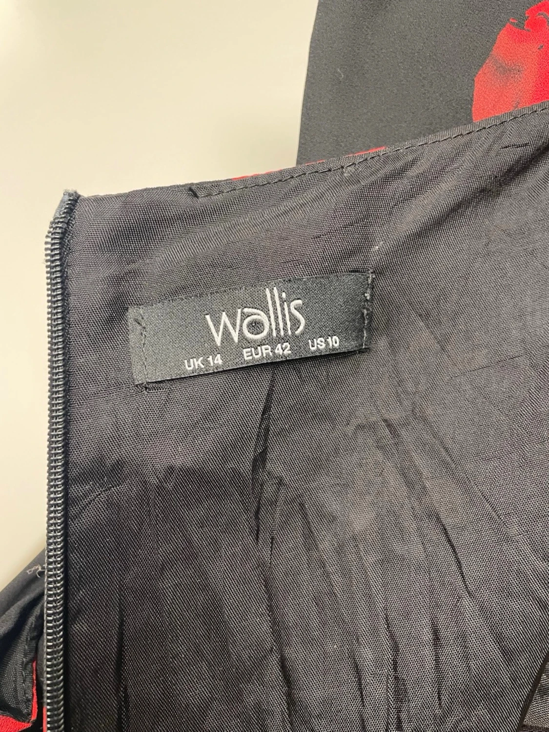 Svart blommig klänning med bälte - 3