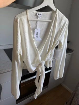 Blus Bubbleroom - Ny med lappar, omlott