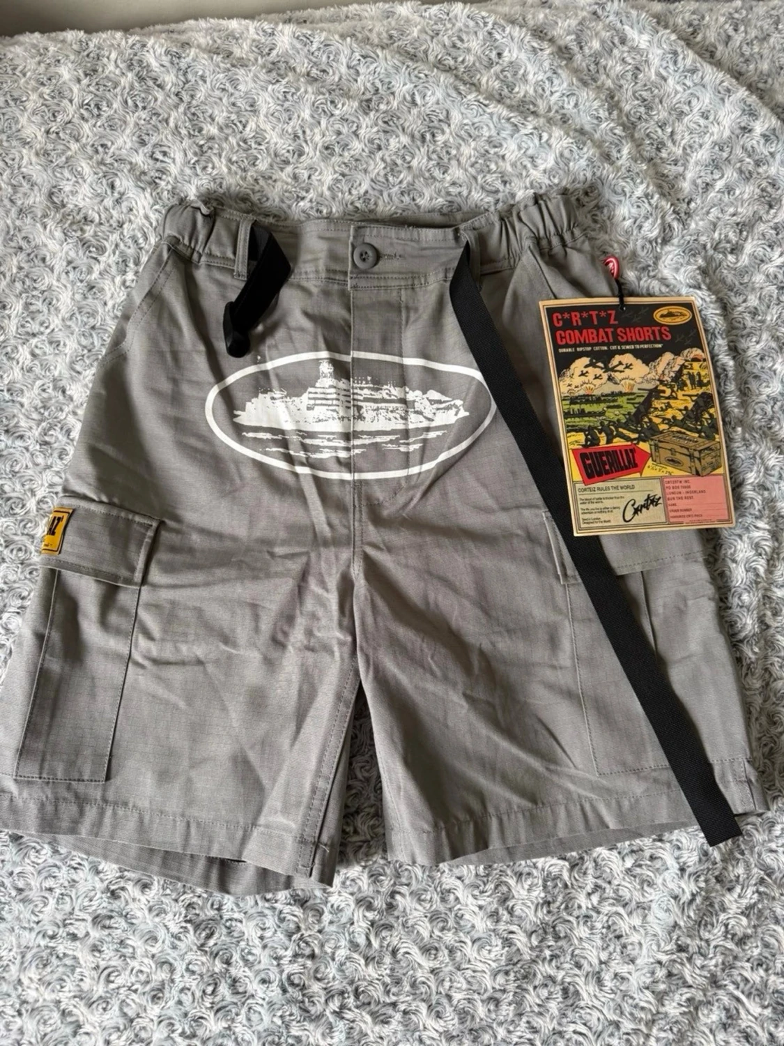 gråa cortiez shorts 