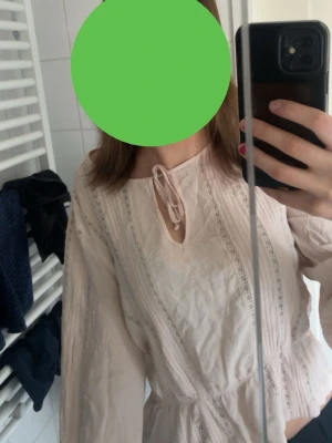 Supersöt tröja - Supersöt tröja i en rosa nyans i storlek S