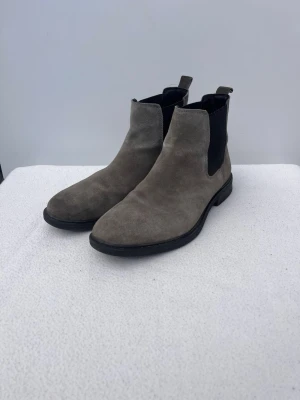 River Island Chelsea Boots - Storlek 44 | Grå | Väldigt Sällsynta