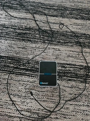Bluetooth smart water thermometer (oanvänt) - Nytt oanvänt.  Bluetooth smart water thermometer.  Passar till smartphone och surfplatta.  Funkar till allt som finns Bluetooth. Går även hänga upp på väggen Visa temperatur inomhus och utomhus i din telefon termometer via Bluetooth och ha en räckvidd 10 meter. Det går att ställa alarm så telefon varnar om det till exempel kallt eller Kan drivas med batteri Ny pris 399
