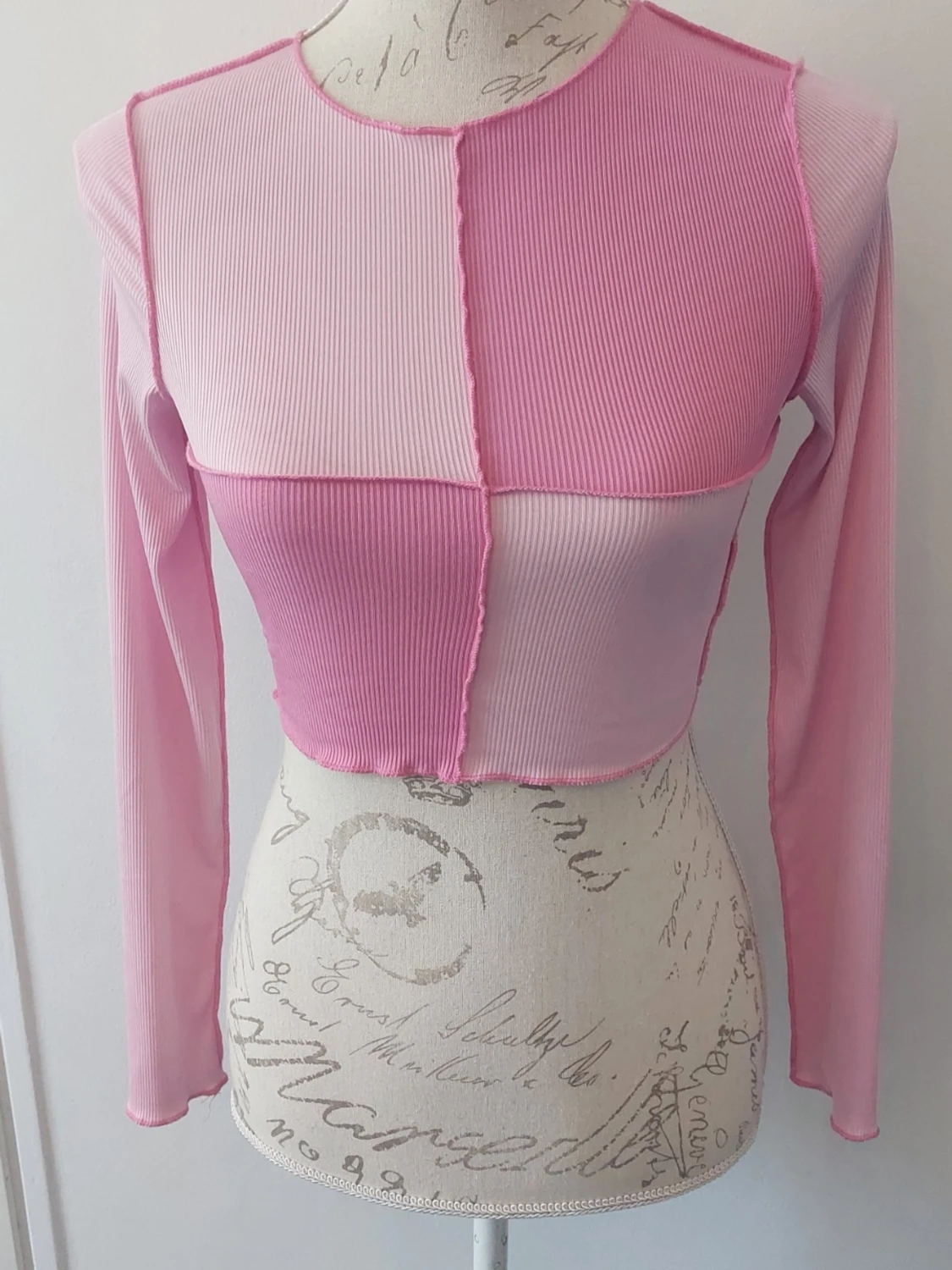 Rosa croppad ribbad långärmad topp